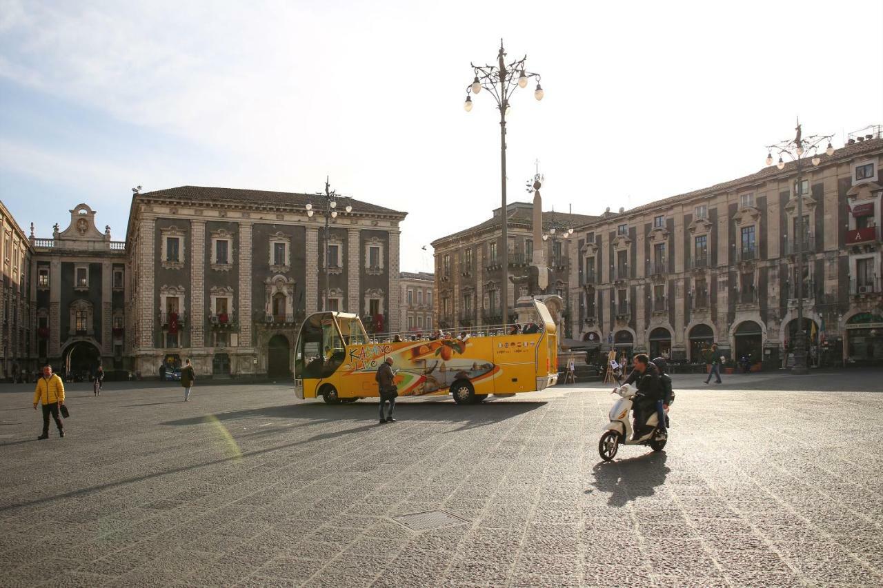 Sicily Wonderful Piazza Universita' Villa Catania Exterior photo