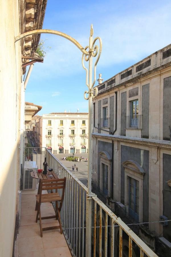 Sicily Wonderful Piazza Universita' Villa Catania Exterior photo