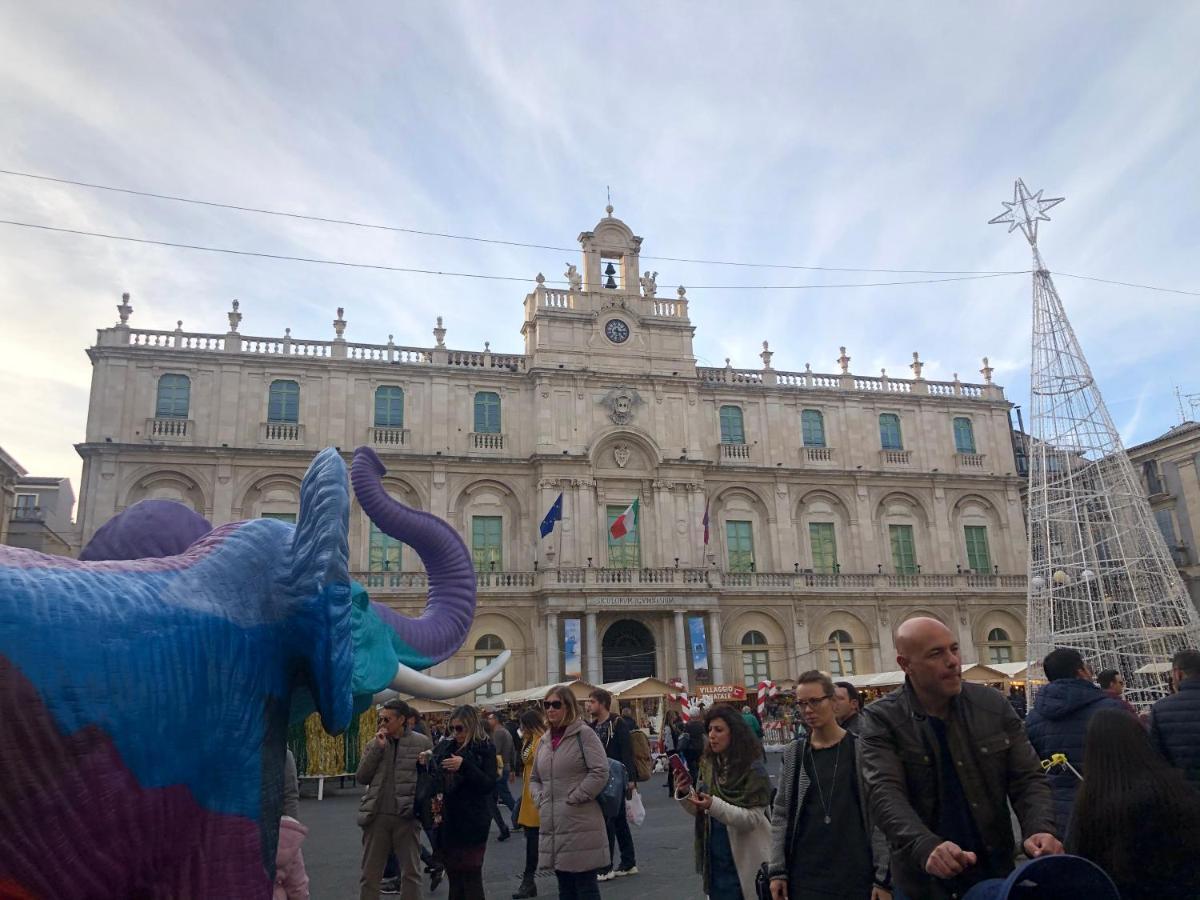 Sicily Wonderful Piazza Universita' Villa Catania Exterior photo