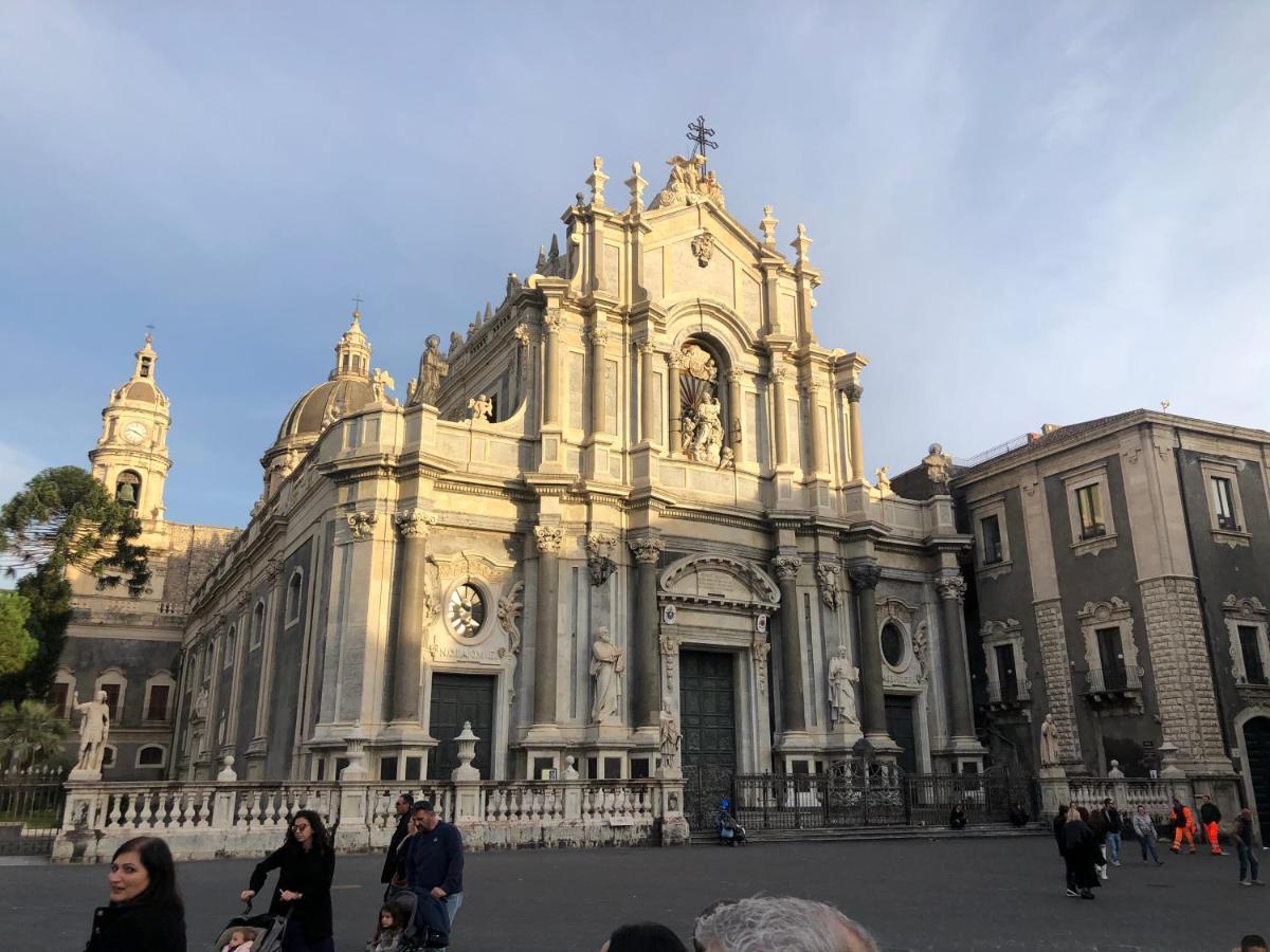 Sicily Wonderful Piazza Universita' Villa Catania Exterior photo